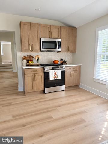 120 S MAIN ST, Pennington, NJ 08534