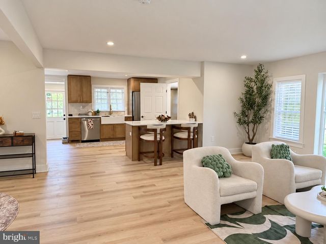 120 S MAIN ST, Pennington, NJ 08534