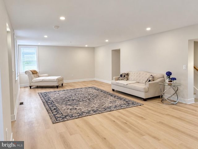120 S MAIN ST, Pennington, NJ 08534