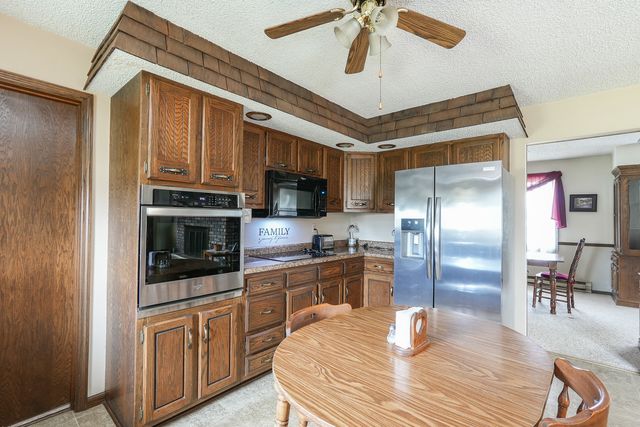 4906 W Hilltop Drive, Kankakee, IL 60901