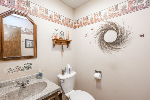 4906 W Hilltop Drive, Kankakee, IL 60901