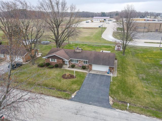 4906 W Hilltop Drive, Kankakee, IL 60901