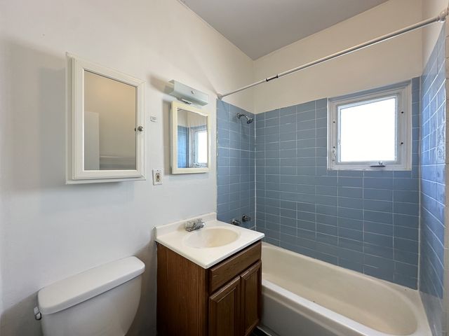1722 N Kimball Avenue 2, Chicago, IL 60647