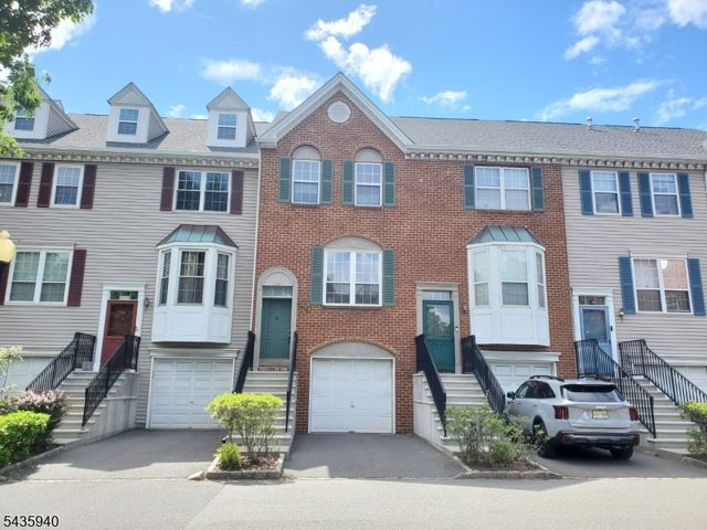 17 Willow St, Jersey City, NJ 07305