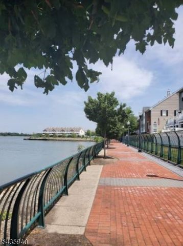 17 Willow St, Jersey City, NJ 07305