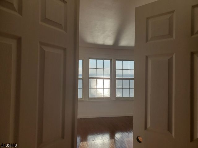 17 Willow St, Jersey City, NJ 07305