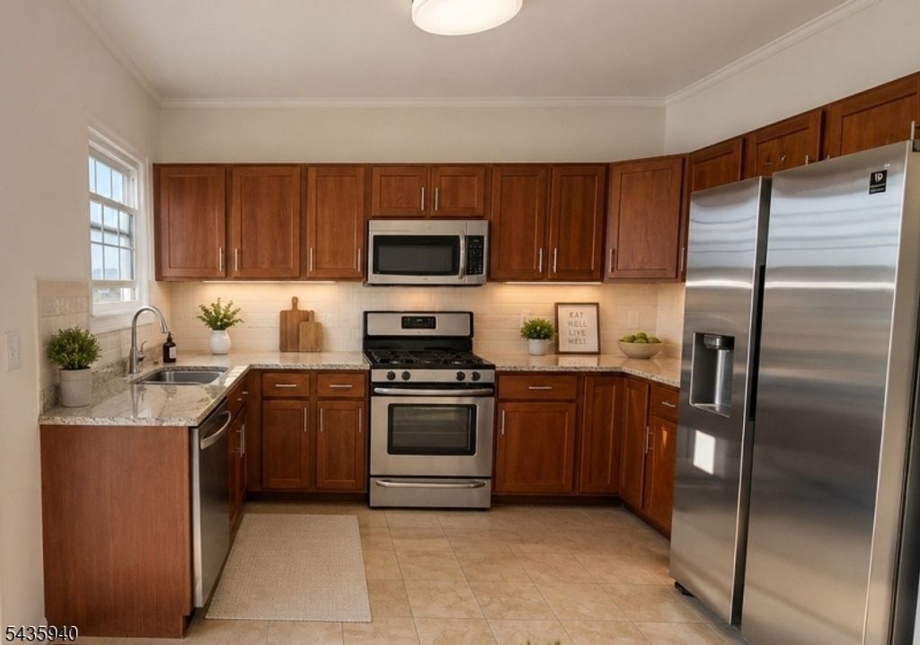 17 Willow St, Jersey City, NJ 07305