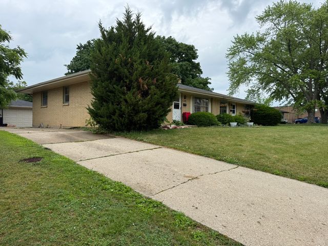 2308 Eastmoreland Avenue, Rockford, IL 61108