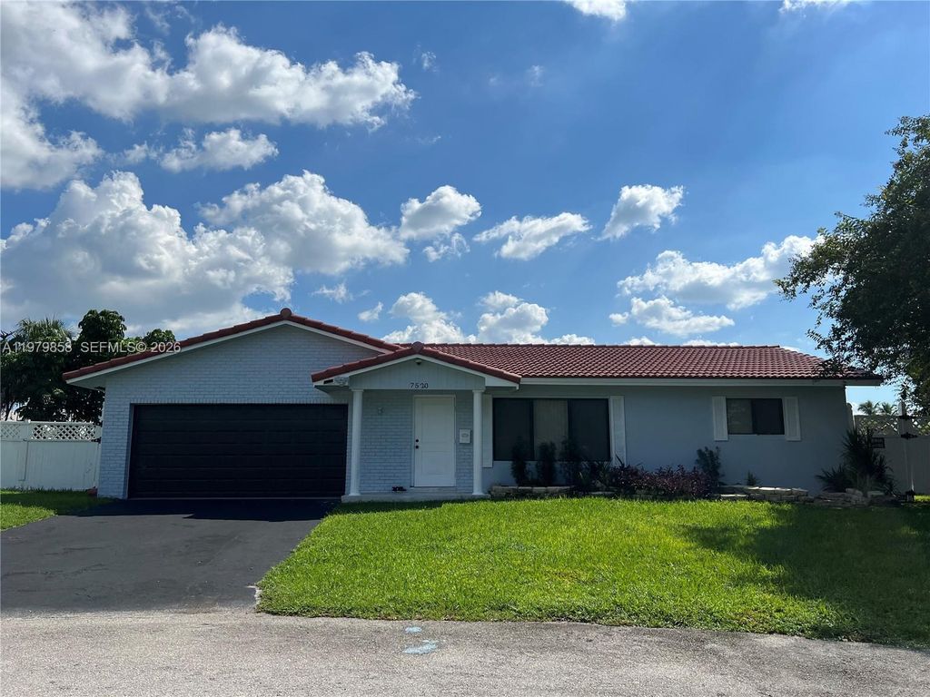 7520 NW 44th Ct, Coral Springs, FL 33065