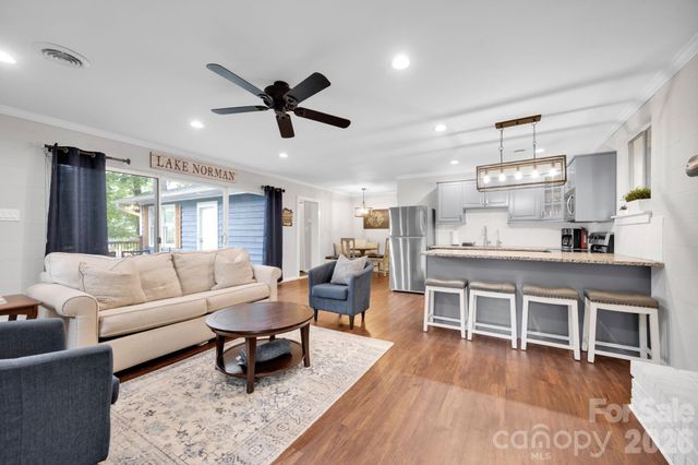 470 Lakeview Shores Loop, Mooresville, NC 28117