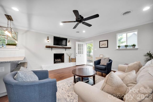 470 Lakeview Shores Loop, Mooresville, NC 28117