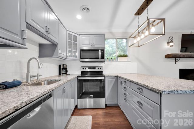 470 Lakeview Shores Loop, Mooresville, NC 28117