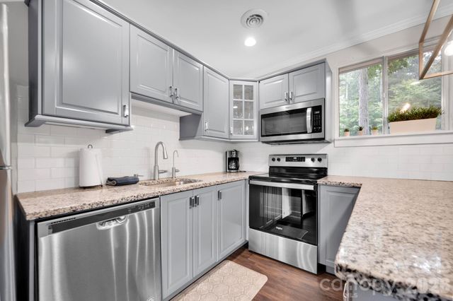 470 Lakeview Shores Loop, Mooresville, NC 28117