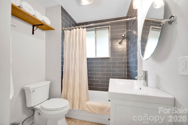 470 Lakeview Shores Loop, Mooresville, NC 28117