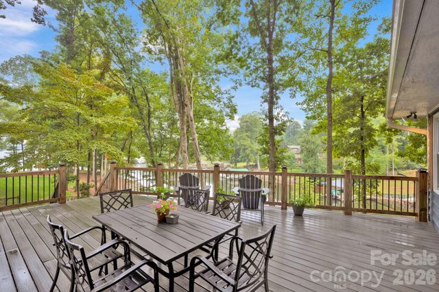 470 Lakeview Shores Loop, Mooresville, NC 28117