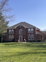 9213 Hunterboro Dr, Brentwood, TN 37027