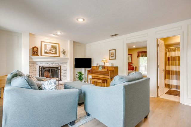 3701 Teal Lane, Bedford, TX 76021