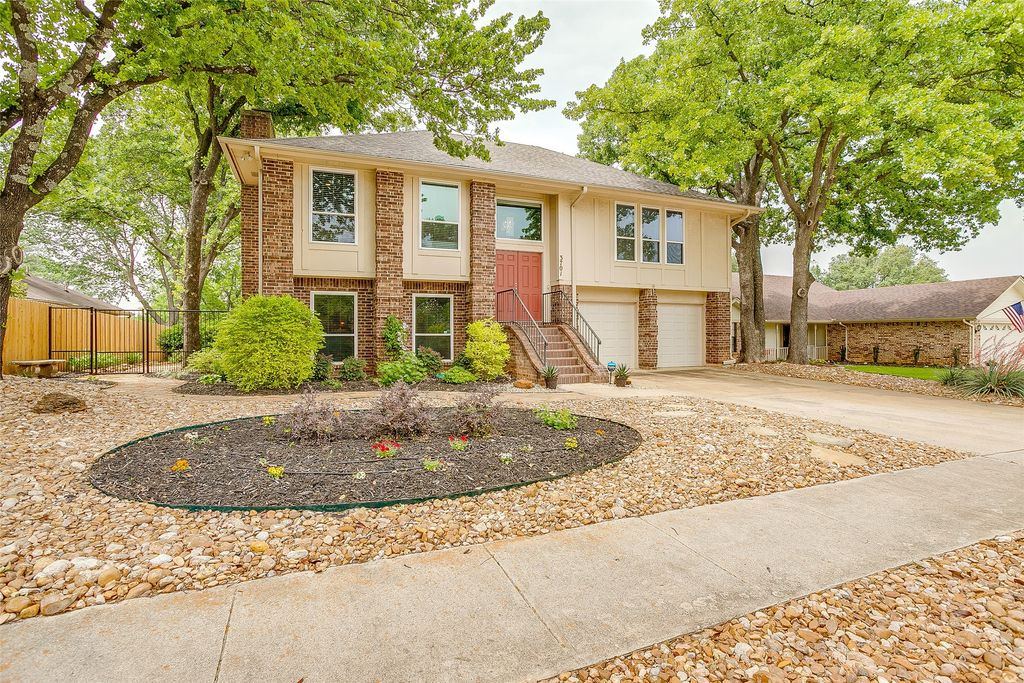 3701 Teal Lane, Bedford, TX 76021