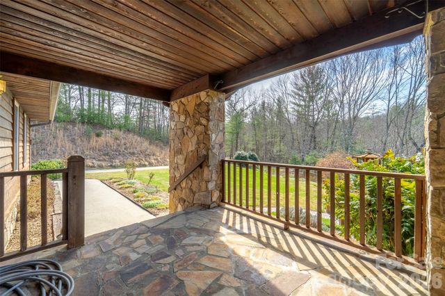 750 Double Springs Drive, Almond, NC 28702