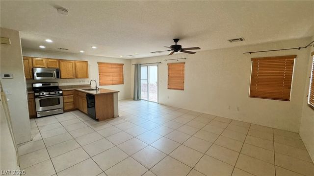 9967 Carrizo Springs Avenue, Las Vegas, NV 89148