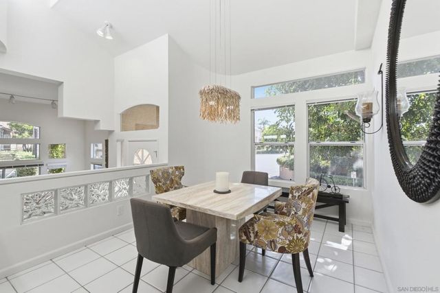 7142 Calabria A, San Diego, CA 92122