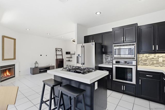 7142 Calabria A, San Diego, CA 92122