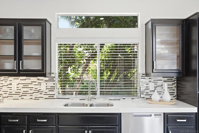 7142 Calabria A, San Diego, CA 92122