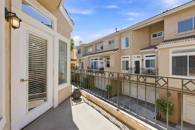 7142 Calabria A, San Diego, CA 92122