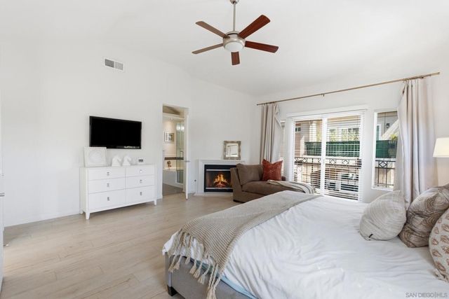 7142 Calabria A, San Diego, CA 92122