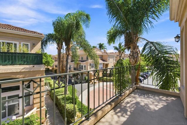 7142 Calabria A, San Diego, CA 92122