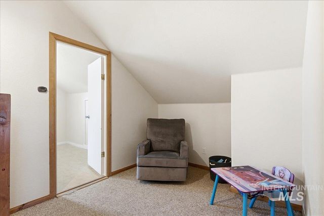 2415 Iowa Ave, Caldwell, ID 83605