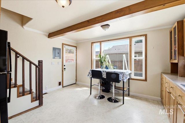 2415 Iowa Ave, Caldwell, ID 83605