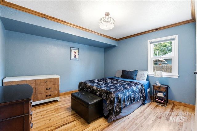 2415 Iowa Ave, Caldwell, ID 83605