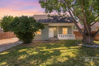 2415 Iowa Ave, Caldwell, ID 83605