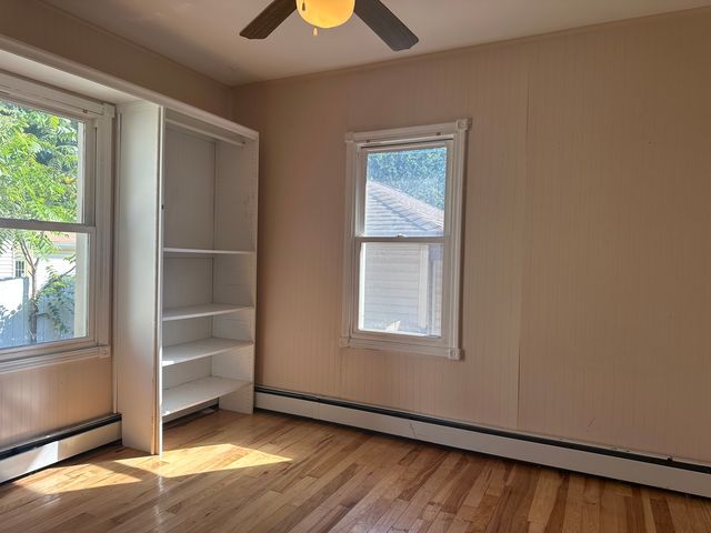 23 S Worth Avenue, Elgin, IL 60123