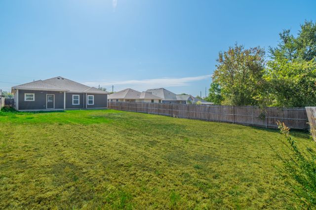 2016 Langston Street, Fort Worth, TX 76105