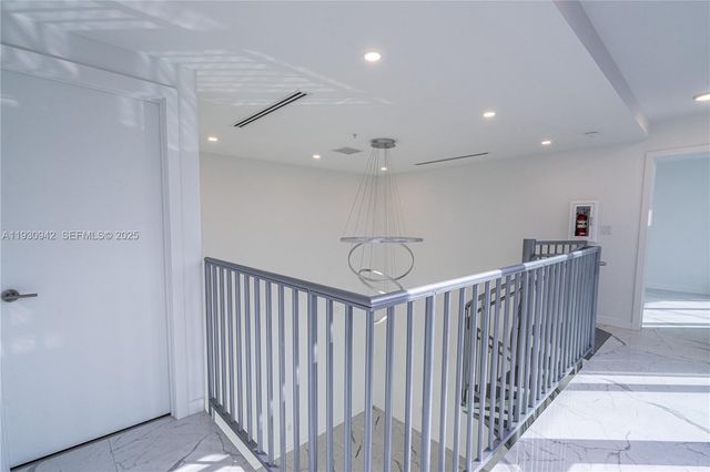 8425 Crespi Blvd TH4, Miami Beach, FL 33141