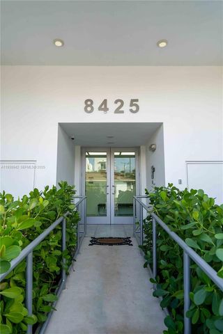 8425 Crespi Blvd TH4, Miami Beach, FL 33141