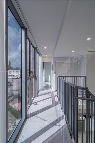 8425 Crespi Blvd TH4, Miami Beach, FL 33141