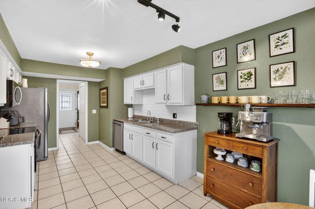 5543 Greenridge Drive, Toledo, OH 43615