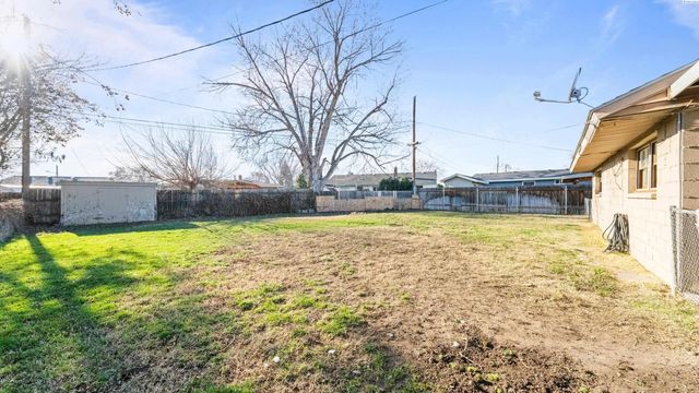 219 W 10th St., Kennewick, WA 99337