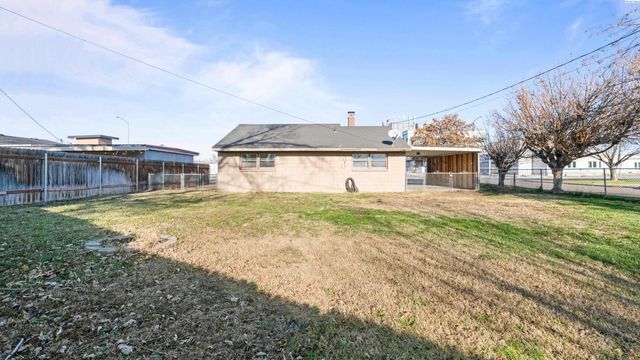 219 W 10th St., Kennewick, WA 99337