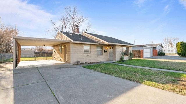 219 W 10th St., Kennewick, WA 99337