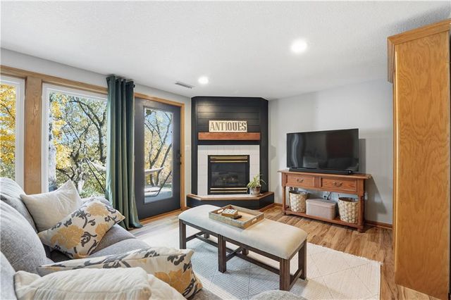 507 NW Timber Ridge Trail, Lee's Summit, MO 64081