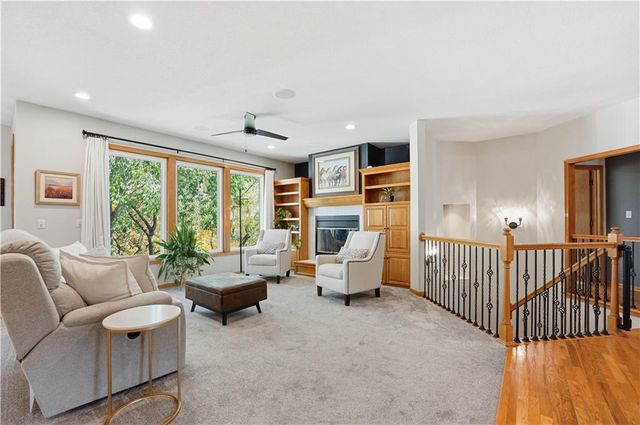 507 NW Timber Ridge Trail, Lee's Summit, MO 64081