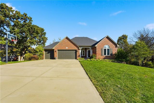 507 NW Timber Ridge Trail, Lee's Summit, MO 64081