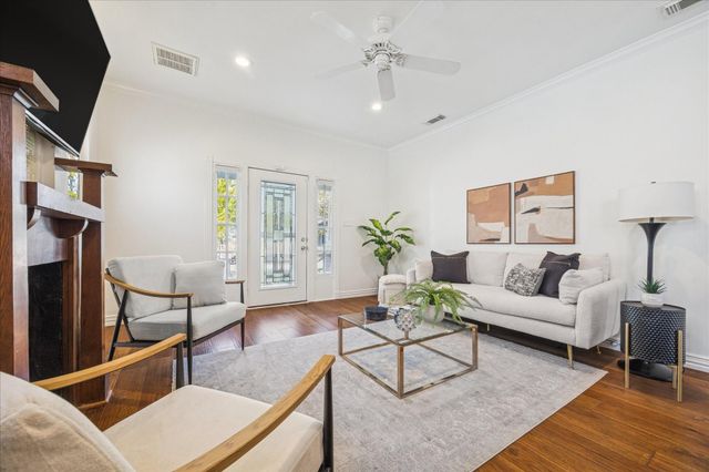 709 Walton Street, Houston, TX 77009