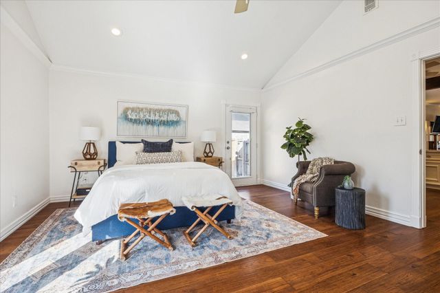 709 Walton Street, Houston, TX 77009