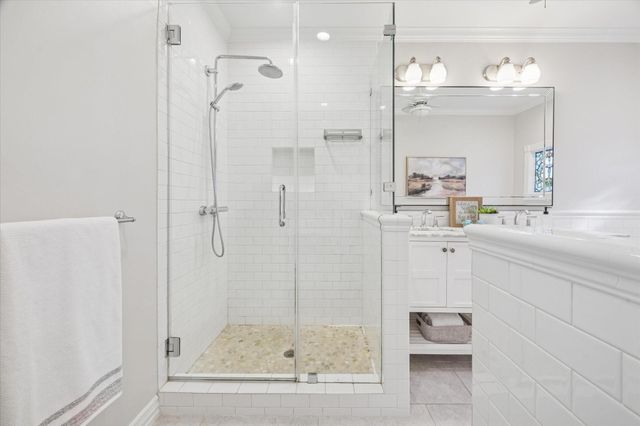 709 Walton Street, Houston, TX 77009