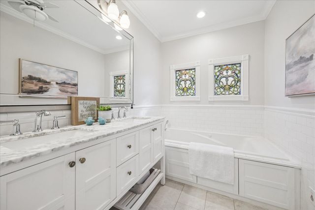 709 Walton Street, Houston, TX 77009